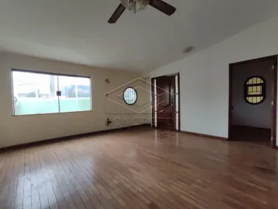 Casa com 3 Quartos para alugar, 220m² no Jardim Estádio, Jaú