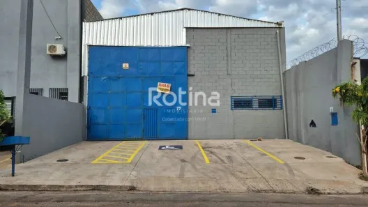 Galpão/Depósito/Armazém para alugar, 411m² no Nossa Senhora das Graças, Uberlândia
