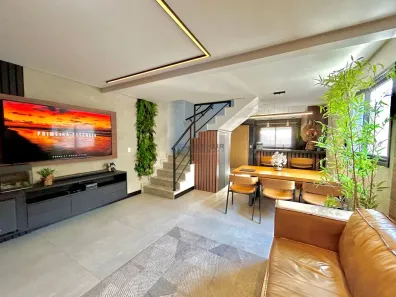 Sobrado com 3 Quartos à venda, 157m² no Guilhermina, Praia Grande