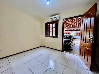 Casa de Condomínio com 2 Quartos para alugar, 76m² no Camaquã, Porto Alegre