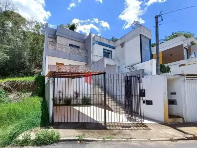 Casa com 3 Quartos à venda, 120m² no Marilândia, Juiz de Fora