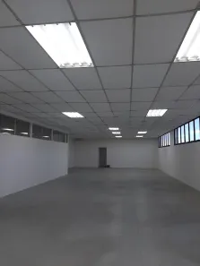 Galpão/Depósito/Armazém com 4 Quartos para alugar, 750m² no Tamboré, Barueri