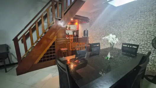 Casa com 3 Quartos para alugar, 160m² no Pedreira, Belém