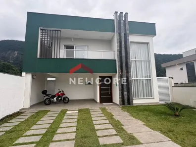 Casa de Condomínio com 4 Quartos à venda, 310m² no Mar Verde II, Caraguatatuba