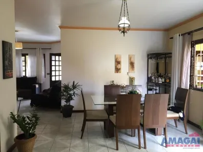 Sobrado com 3 Quartos à venda, 191m² no Cidade Jardim, Jacareí