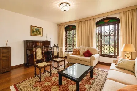 Casa com 6 Quartos para alugar, 406m² no Chácara das Pedras, Porto Alegre