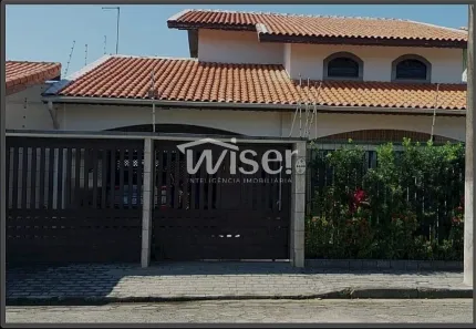 Sobrado com 4 Quartos à venda, 258m² no Suarão, Itanhaém