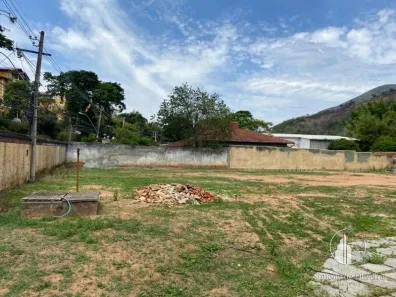 Imóvel Comercial com 4 Quartos para venda ou aluguel, 400m² no Itaipava, Petrópolis