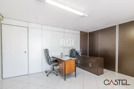 Sala Comercial à venda, 39m² no Floresta, Porto Alegre