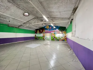 Sala Comercial para alugar, 672m² no Vila Bastos, Santo André
