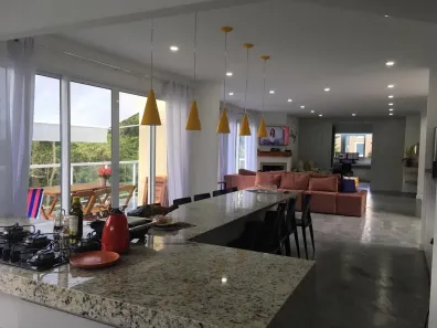 Sobrado com 5 Quartos à venda, 1000m² no , Campos do Jordão