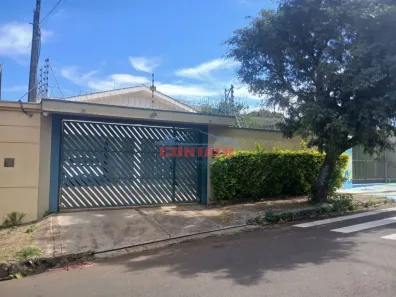 Casa com 3 Quartos para alugar, 180m² no Parque Arnold Schimidt, São Carlos