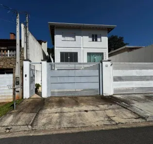 Casa com 3 Quartos para alugar, 180m² no Jardim Jaraguá, Atibaia