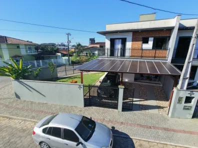 Sobrado com 3 Quartos à venda, 118m² no Iririú, Joinville