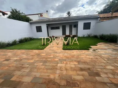 Casa com 5 Quartos à venda, 222m² no Cidade Jardim, Uberlândia