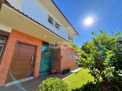 Sobrado com 3 Quartos à venda, 110m² no Torres, Torres