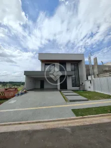 Casa de Condomínio com 3 Quartos à venda, 212m² no Jardins Parma, Senador Canedo