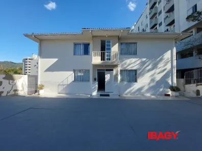 Kitnet com 1 Quarto para alugar, 20m² no Carvoeira, Florianópolis