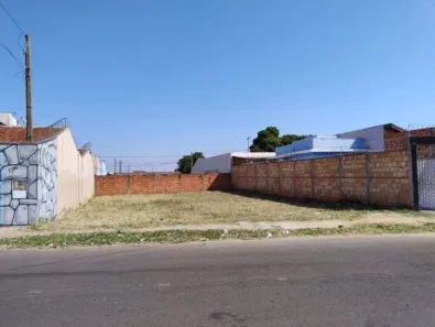 Lote/Terreno à venda, 130m² no Parque Jaraguá, Bauru