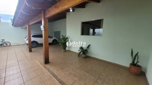 Casa com 4 Quartos à venda, 226m² no Segismundo Pereira, Uberlândia