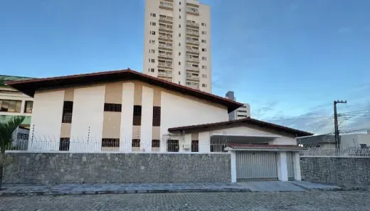 Casa com 4 Quartos à venda, 285m² no Tirol, Natal