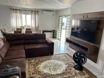Casa de Condomínio com 3 Quartos à venda, 180m² no Parque Geórgia, Cuiabá