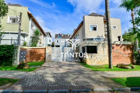 Casa de Condomínio com 4 Quartos à venda, 256m² no São Lourenço, Curitiba