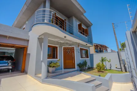 Casa com 3 Quartos à venda, 156m² no Igara, Canoas