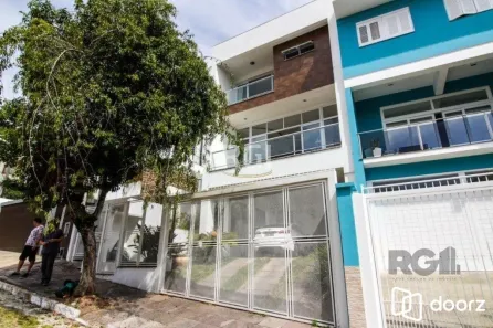 Casa com 3 Quartos à venda, 300m² no Teresópolis, Porto Alegre