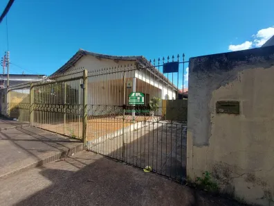 Imóvel Comercial com 3 Quartos para alugar, 200m² no Jardim Bandeirante, Anápolis