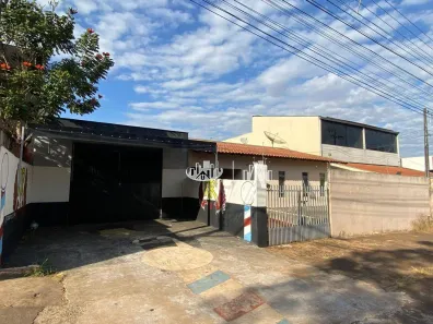 Casa com 3 Quartos à venda, 123m² no Califórnia, Londrina