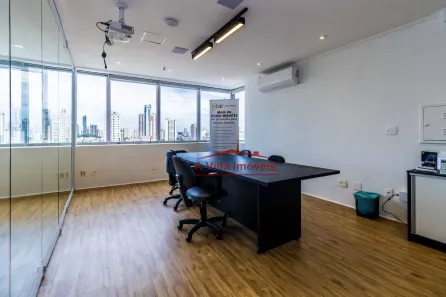 Sala Comercial à venda, 200m² no Quarta Parada, São Paulo