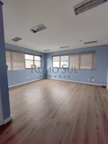 Sala Comercial à venda, 30m² no Santo Amaro, São Paulo