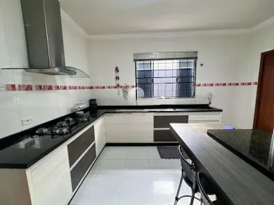 Casa com 3 Quartos à venda, 140m² no Jardim Iguaçu, Maringá