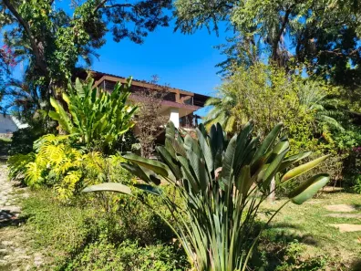 Casa com 4 Quartos para alugar, 400m² no Nacional, Contagem