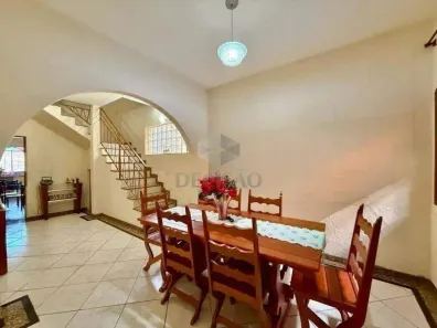 Casa com 5 Quartos à venda, 300m² no Santa Efigênia, Belo Horizonte