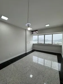 Sala Comercial à venda, 34m² no Enseada do Suá, Vitória