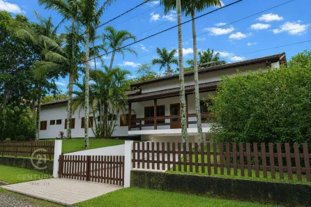 Casa de Condomínio com 4 Quartos à venda, 310m² no Fazenda Palao (Alpes de Guararema), Guararema