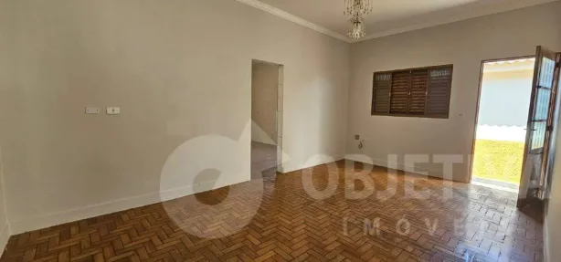 Casa com 3 Quartos para alugar, 80m² no Centro, Uberlândia