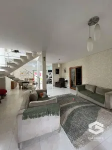 Casa de Condomínio com 3 Quartos à venda, 240m² no Loteamento Villa Branca, Jacareí