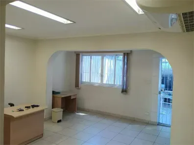 Sobrado com 9 Quartos para venda ou aluguel, 220m² no Santo Amaro, São Paulo
