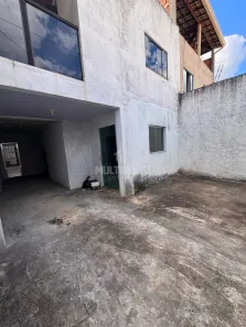 Casa com 4 Quartos para alugar, 120m² no Candelária, Belo Horizonte