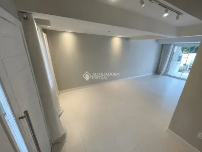 Casa com 3 Quartos para alugar, 131m² no Espírito Santo, Porto Alegre