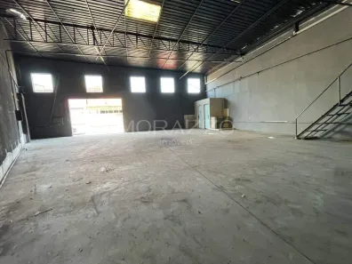 Galpão/Depósito/Armazém para alugar, 193m² no Parque dos Príncipes, Jacareí