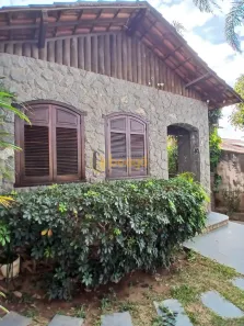 Casa com 3 Quartos à venda, 240m² no Santa Amélia, Belo Horizonte