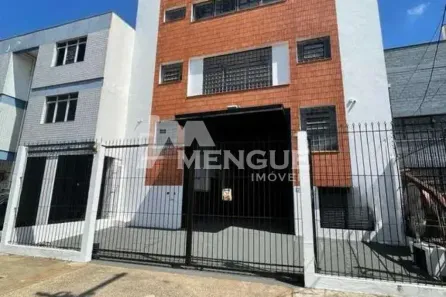 Galpão/Depósito/Armazém à venda, 712m² no São Geraldo, Porto Alegre