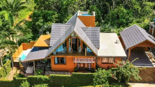 Casa com 3 Quartos para alugar, 220m² no Gravatá, Penha
