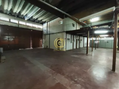 Galpão/Depósito/Armazém para alugar, 697m² no Parque Itamarati, Jacareí