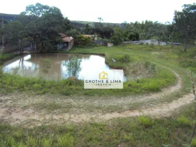Fazenda/Sítio com 3 Quartos à venda, 180m² no Vila Velha, Caçapava