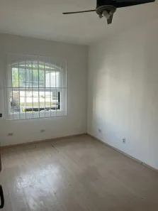 Consultório com 3 Quartos para alugar, 65m² no Jardim Maria Rosa, Taboão da Serra
